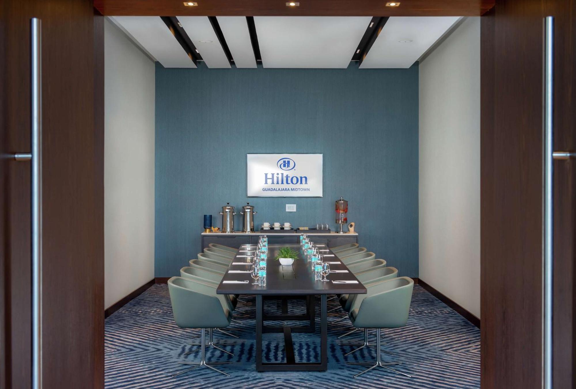 Hilton Guadalajara Midtown Hotel Exterior photo