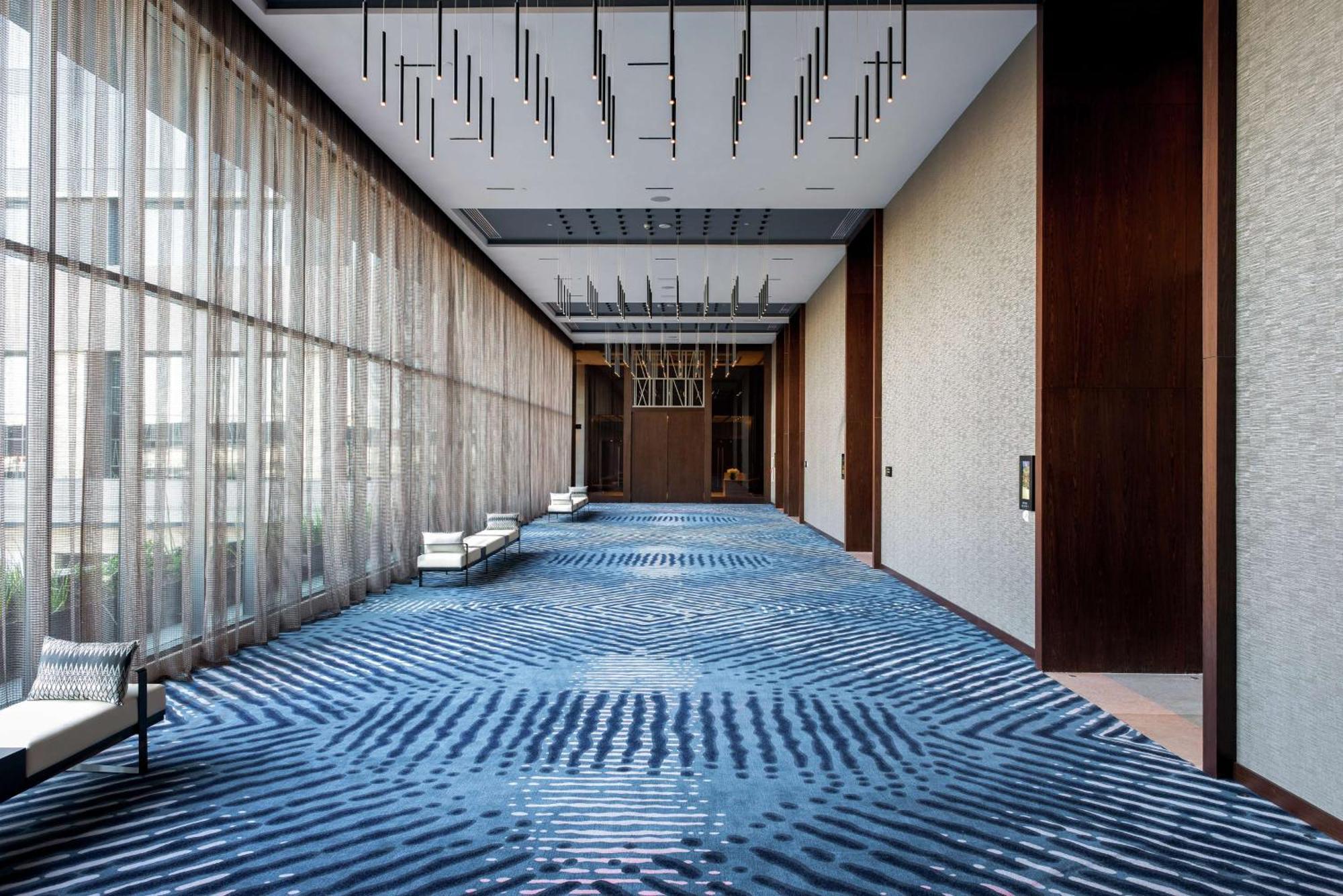 Hilton Guadalajara Midtown Hotel Exterior photo